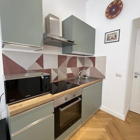 Vatican Eagle בית הארחה 4*